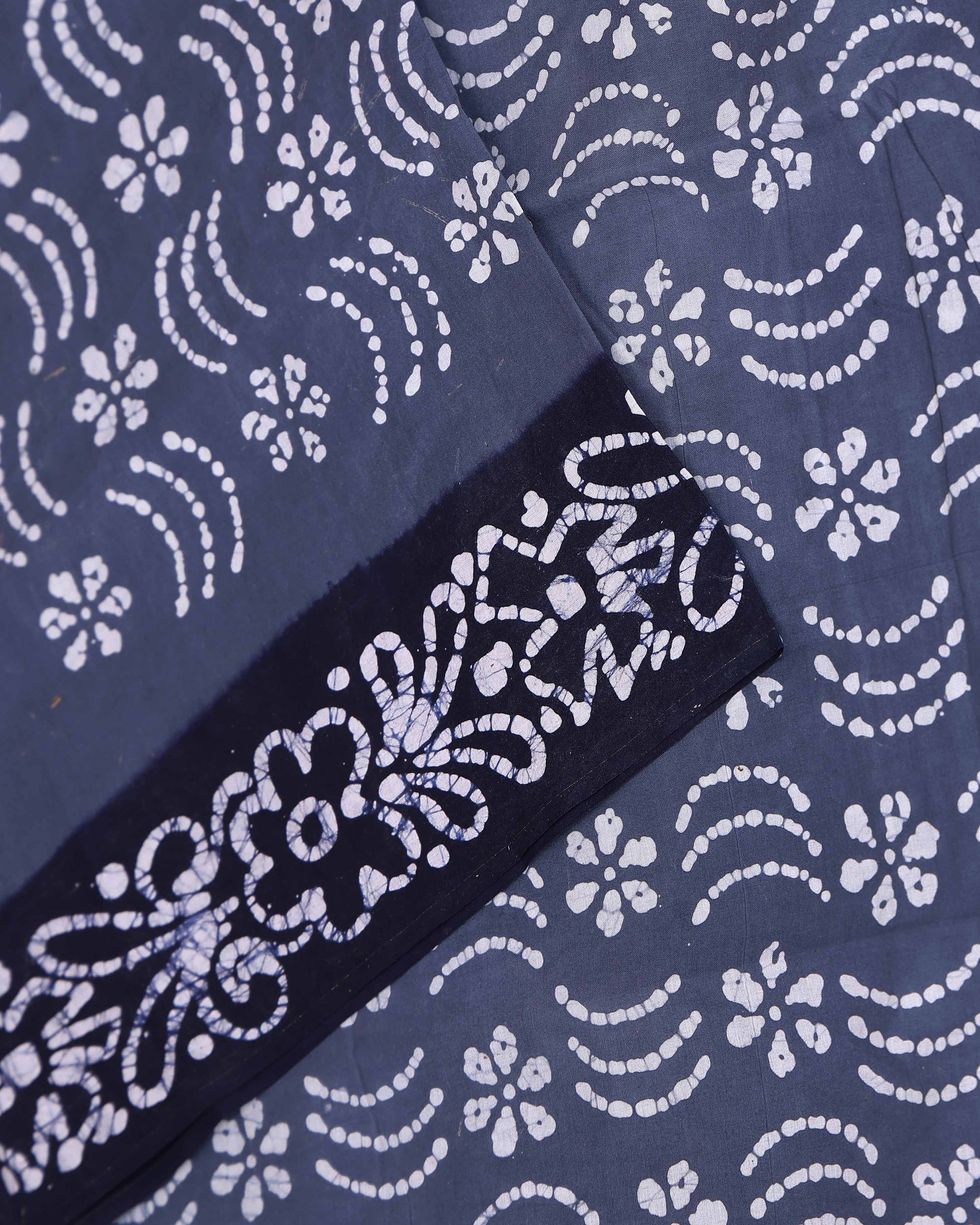 Handloom Sungudi Cotton Saree with Traditional Block Print Motifs - Blue