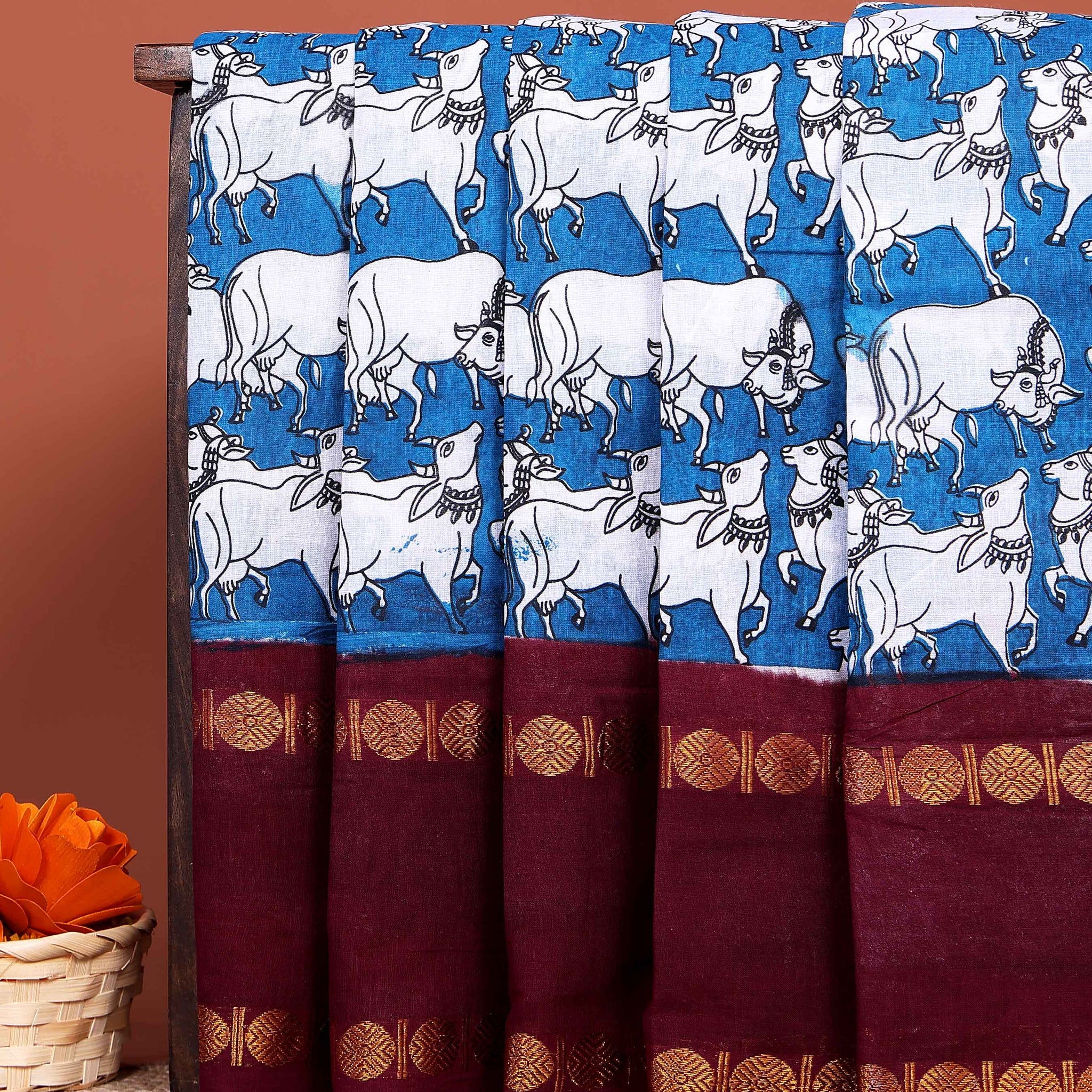 Handloom Sungudi Cotton Saree with Traditional Cow Motifs and Zari Border - Blue
