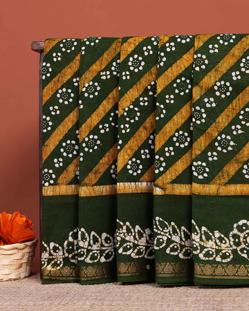 Handloom Sungudi Saree Diagonal Stripes and Wax Print Floral Motifs  - Green