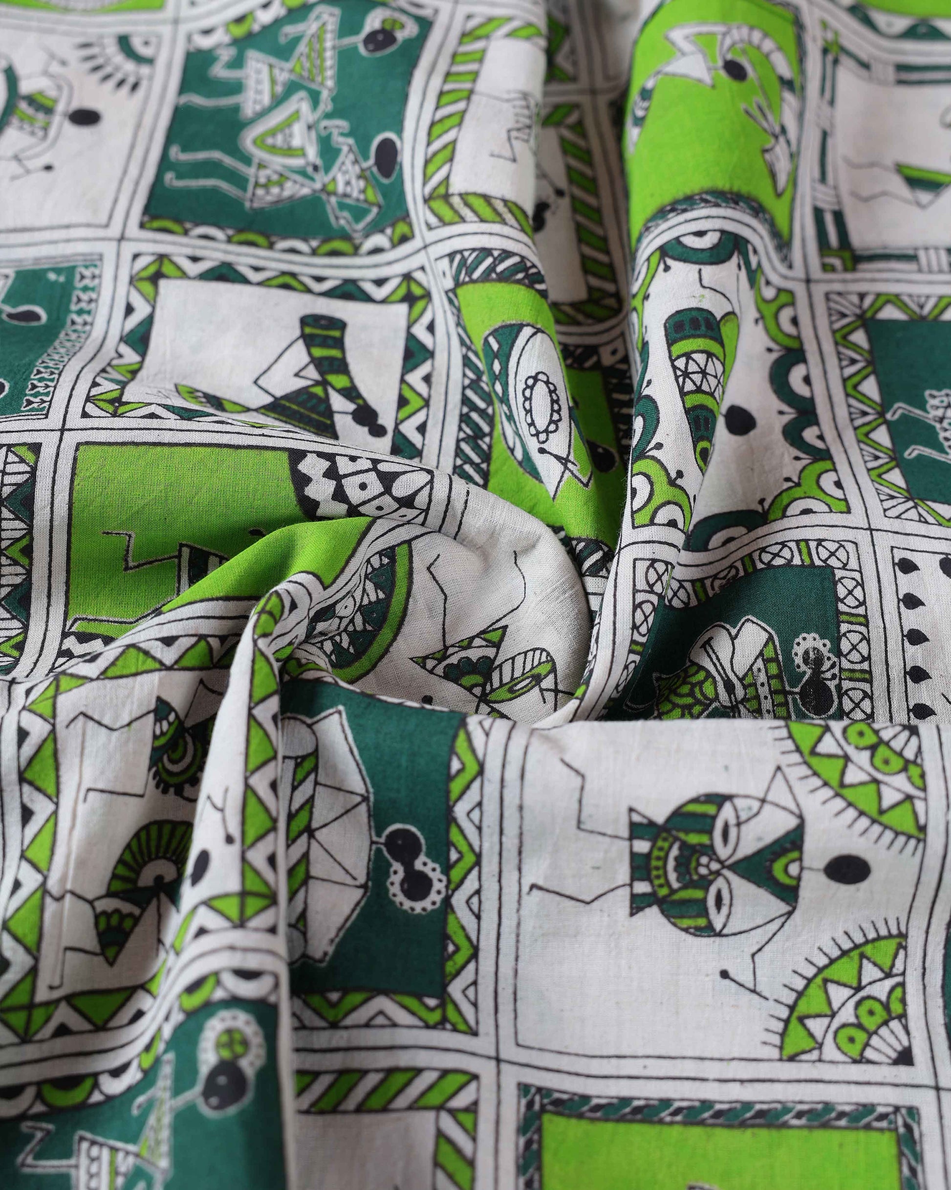 Handloom Traditional Kalamkari Cotton Saree with Art Inspired Motifs - Cream-Close