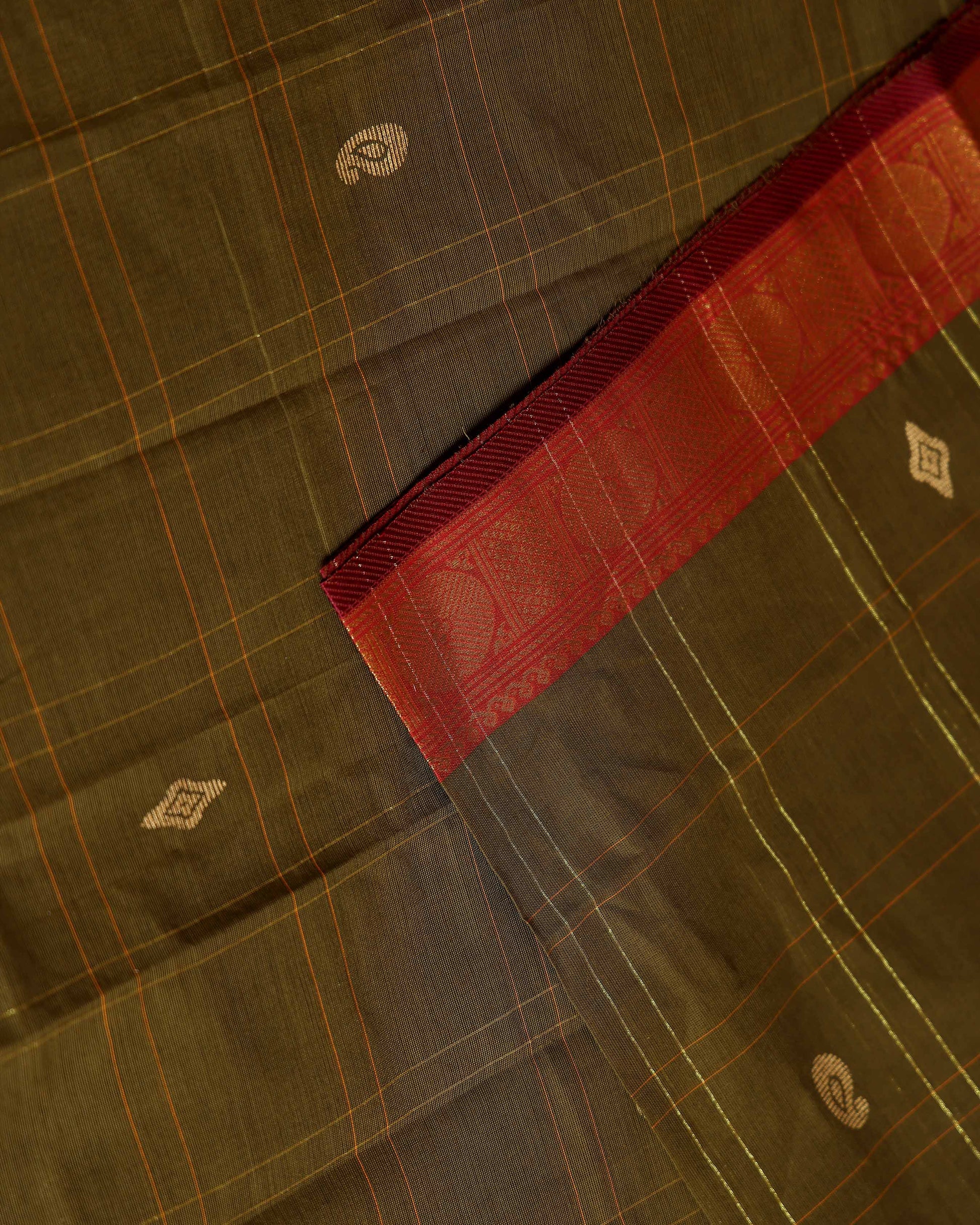 Handloom Venkatagiri  Cotton Saree with Checked Weave and Small Zari Butta & Traditional Zari Border - Green