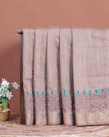 Elegant Kantha Hand Embroidered Saree with Intricate Floral Motif and Contrast Border - Light Brown