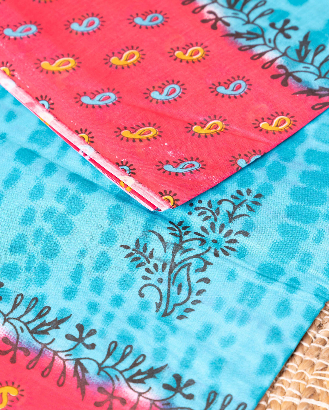 Elegant Voile Cotton Saree with Tie Dye and Contrast Paisley Border - Sky Blue