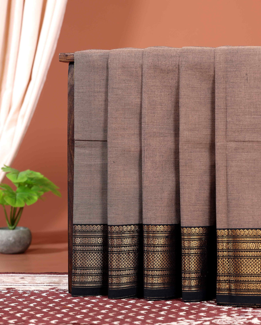 Traditional Kanchi Cotton Saree with Rich Zari Border Intricate Geometric Weave Patterns & Elegant Traditional Finish - Grey