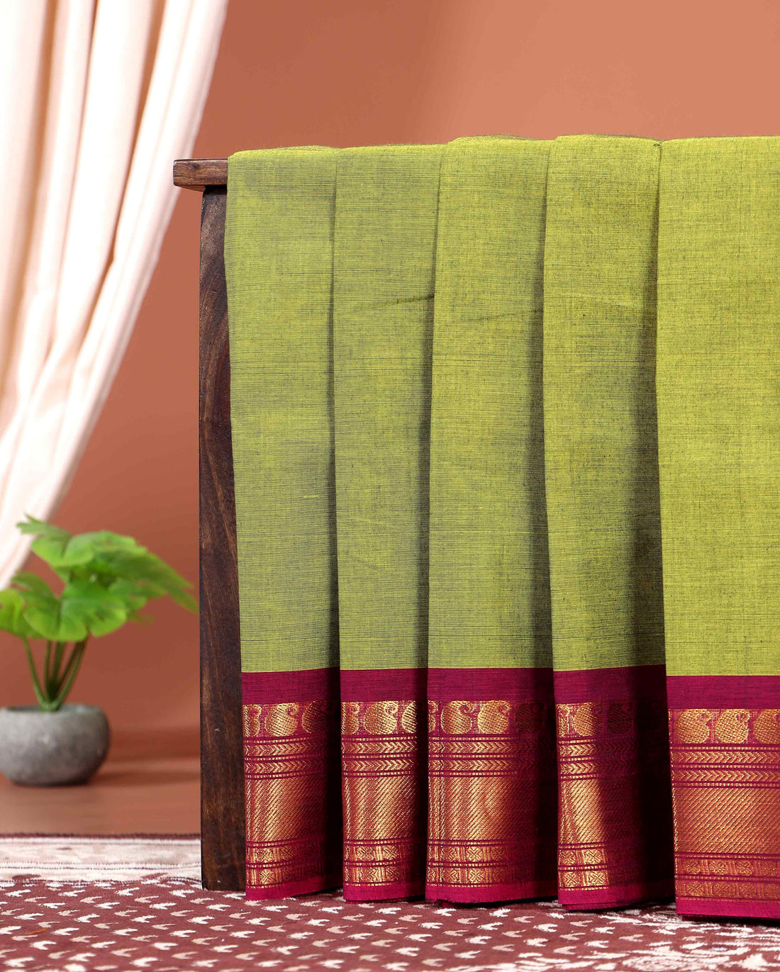 Elegant Kanchi Cotton Saree with Grand Zari Border Traditional Paisley Motifs & Soft Texture Weave - Green