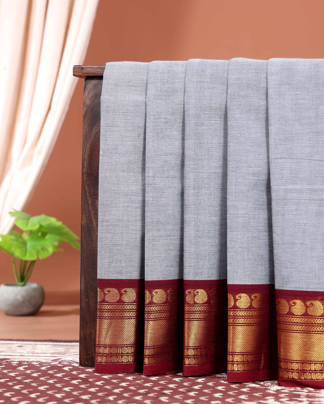 Elegant Kanchi Cotton Saree with Grand Zari Border Traditional Paisley Motifs & Soft Texture Weave Without Blouse- Grey