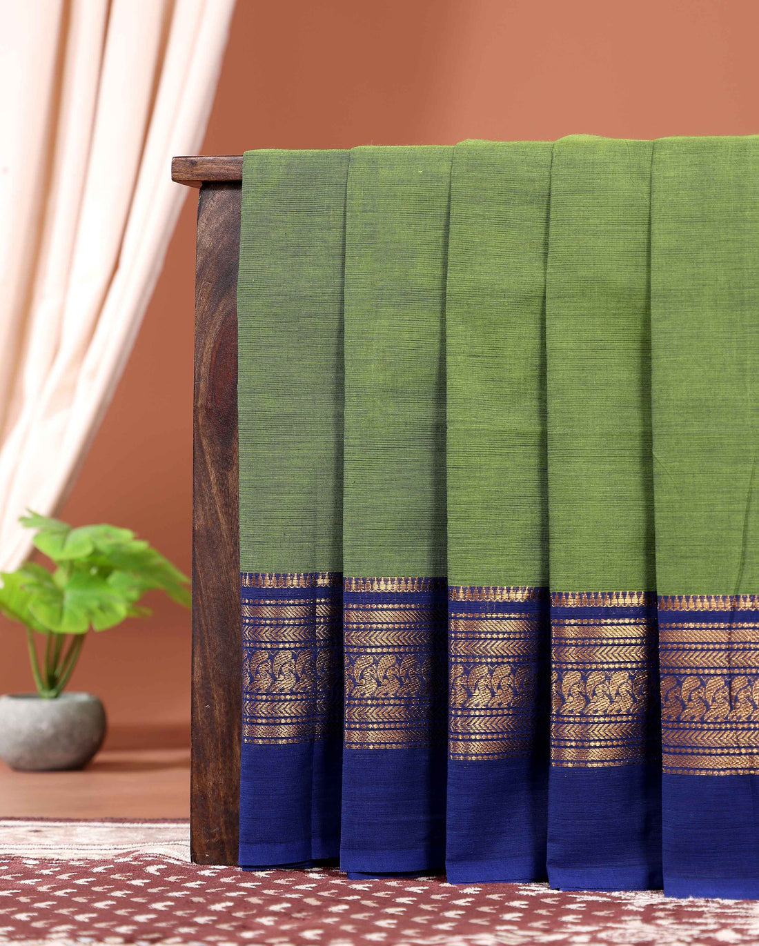 Traditional Handloom Kanchi Cotton Saree with Intricate Zari Border - Green