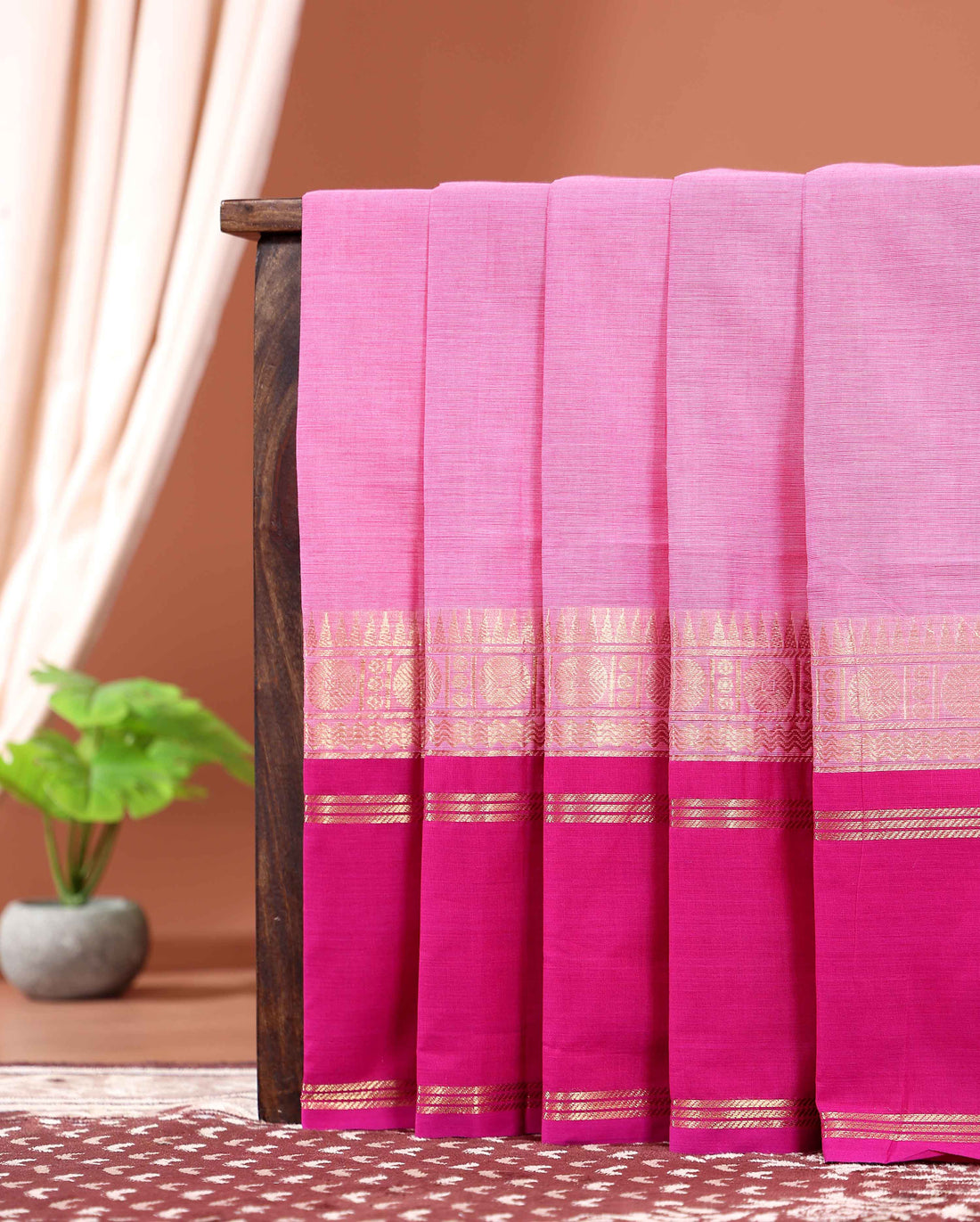 Traditional Handloom Kanchi Cotton Saree with Intricate Zari Border and Pallu - Pink