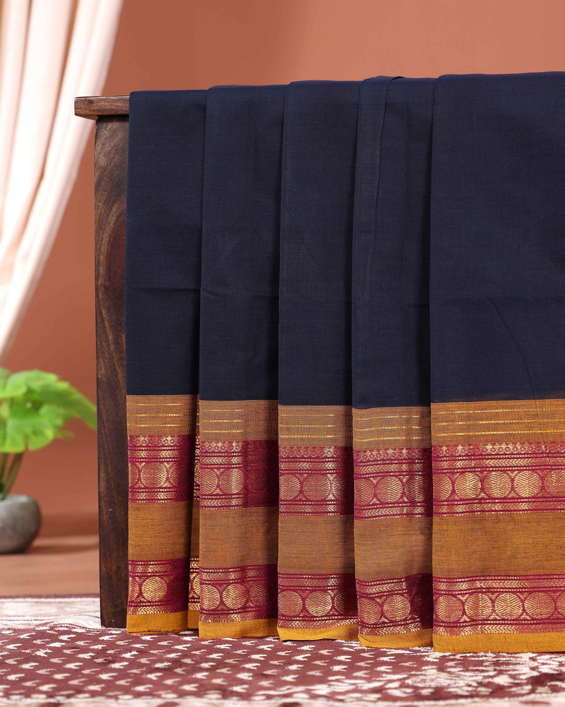 Traditional Handloom Kanchi Cotton Saree with Traditional Korvai Border and Motif Details - Navy Blue
