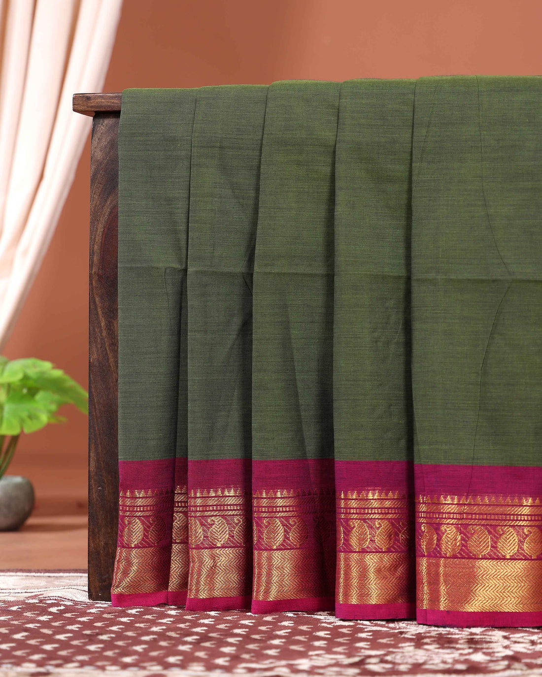 Traditional Kanchi Cotton Saree with Intricate Zari Mango Border and Classic Handloom Weave - Dark Green