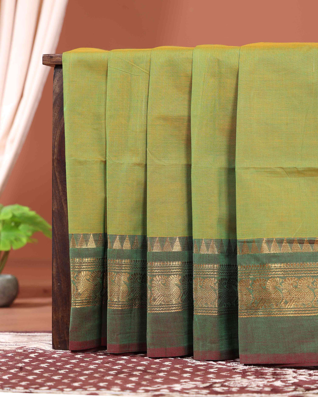 Elegant Kanchi Cotton Saree with Intricate Zari Temple Border and Traditional Handloom - Green