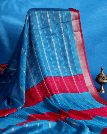 Elegant Dola Saree with Vertical Striped Body Design and Classic Contrast Woven Border - Blue