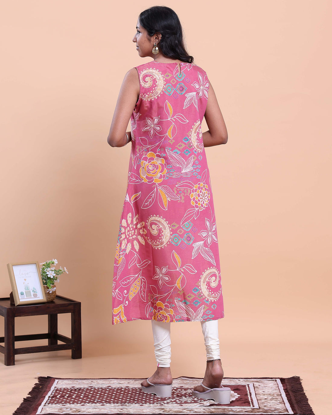 Women's Floral Printed V-Neck Sleeveless A-Line Kurta - Pink