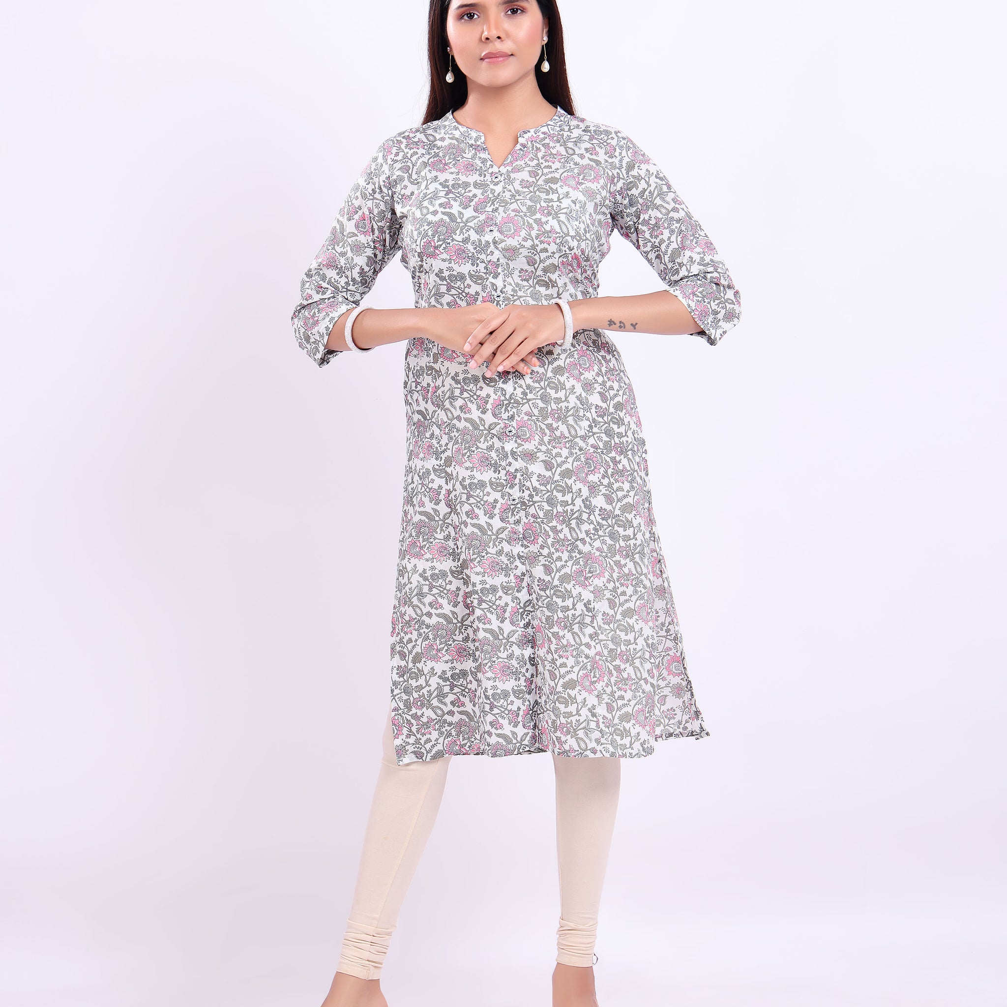 Women's Floral Printed Straight Fit Kurta - White