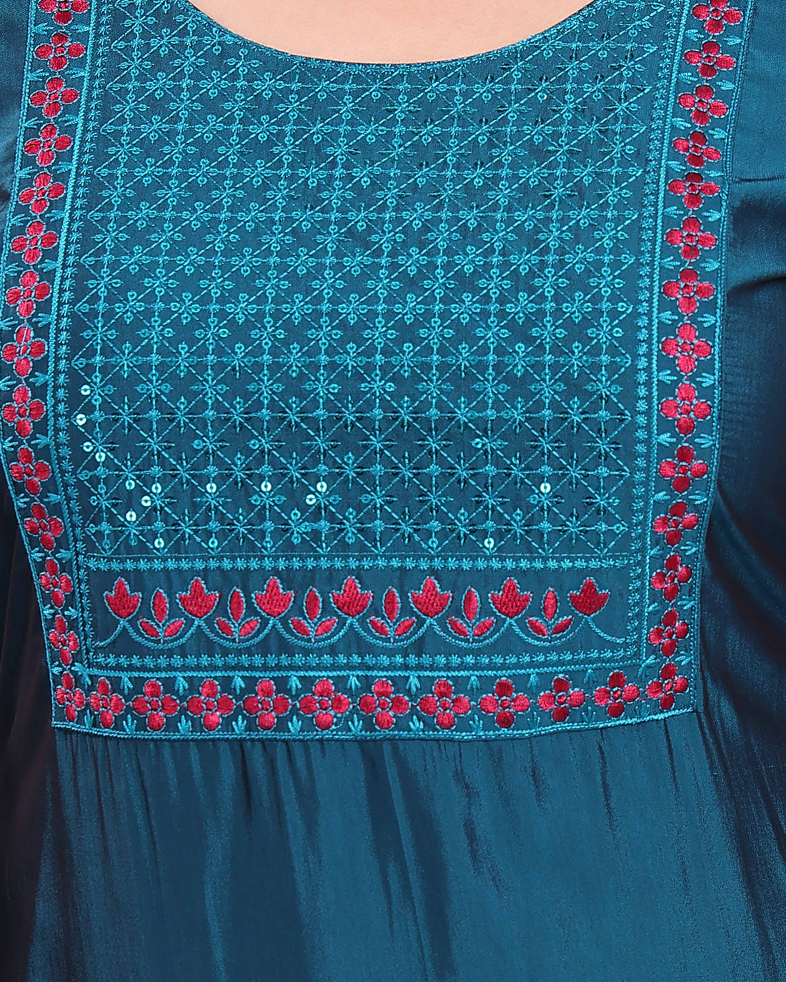 Women's Elegant Embroidered Kurta - Green