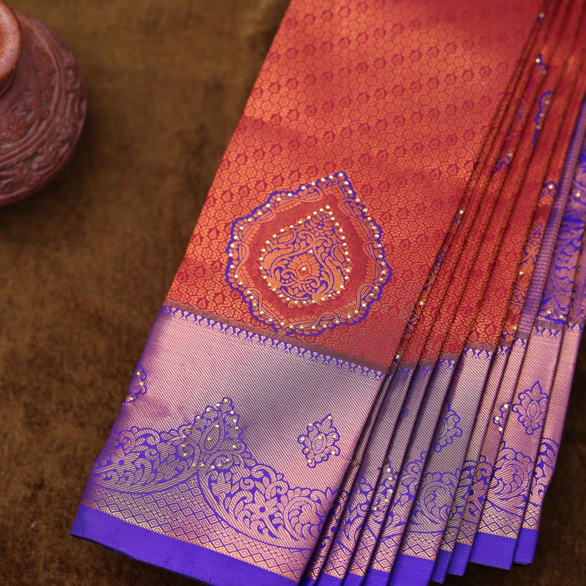 Exquisite Copper Zari Aparna Silk Saree with Traditional Paisley Motifs - Maroon