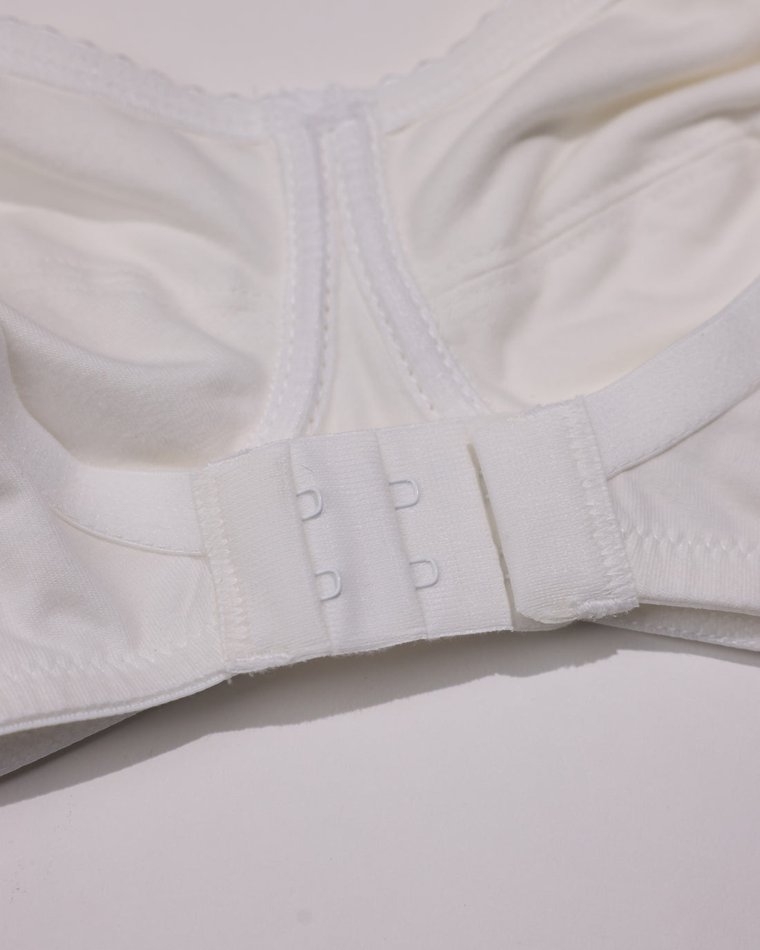 Seamless Non-Wired Everyday Support Bra - White
