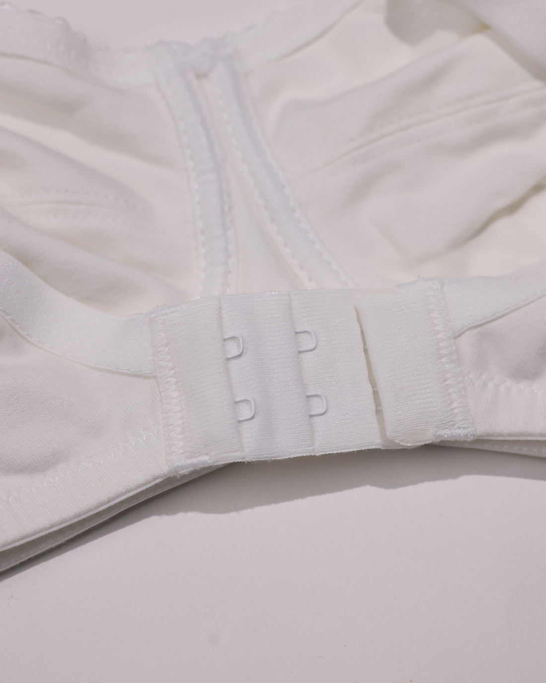 Seamless Non-Wired Everyday Support Bra - White