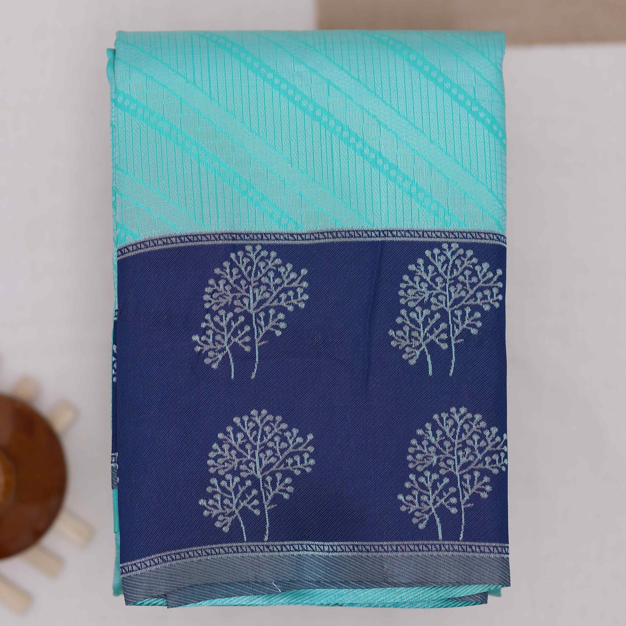Green color lichi silk saree