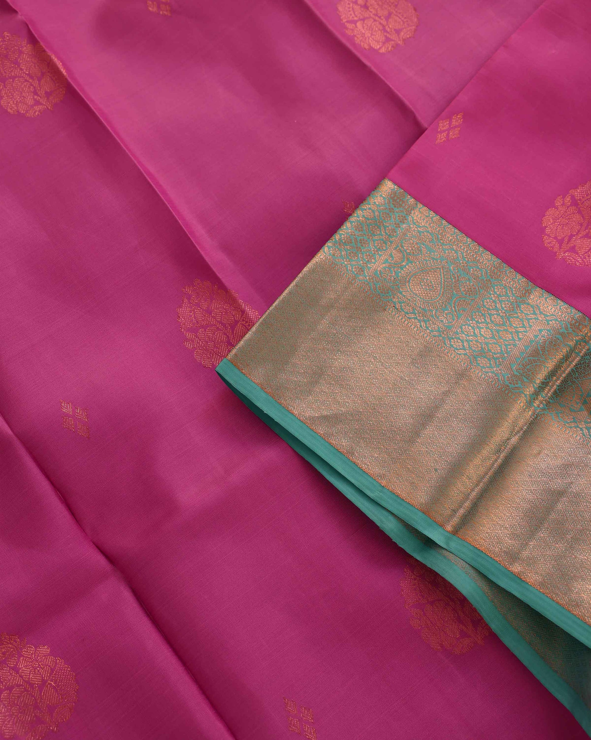 Kanchipuram Pure Silk Saree with Traditional Zari Border & Contrast Pallu - Pink -Close Up