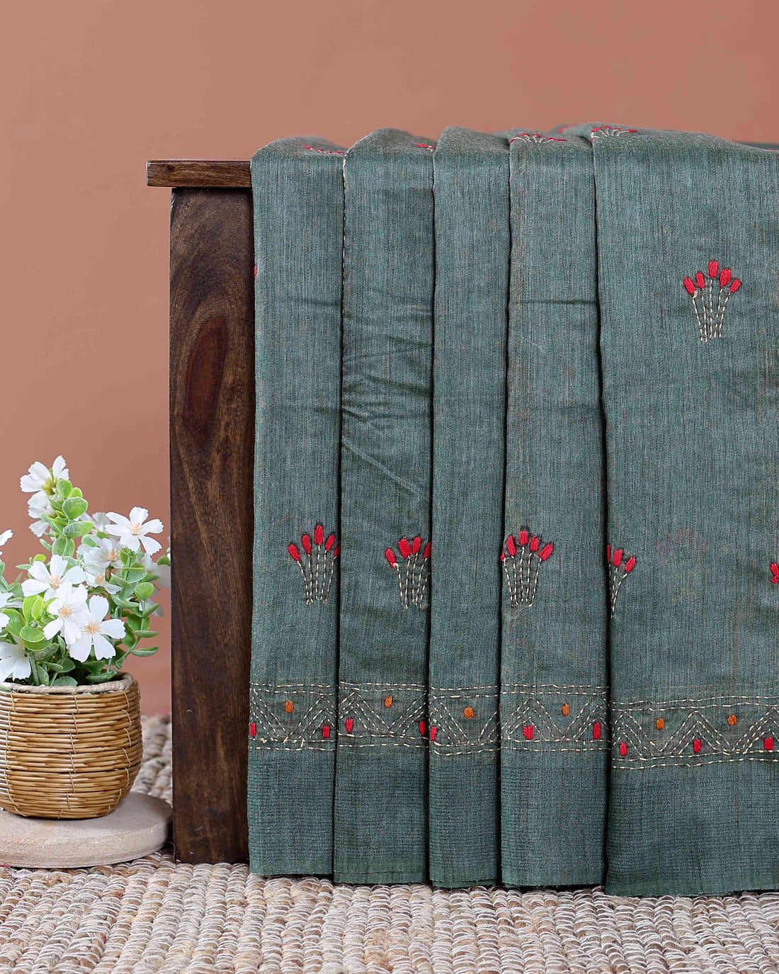 Eleagnt Kantha Work Saree with Floral and Geometric Motifs - Green