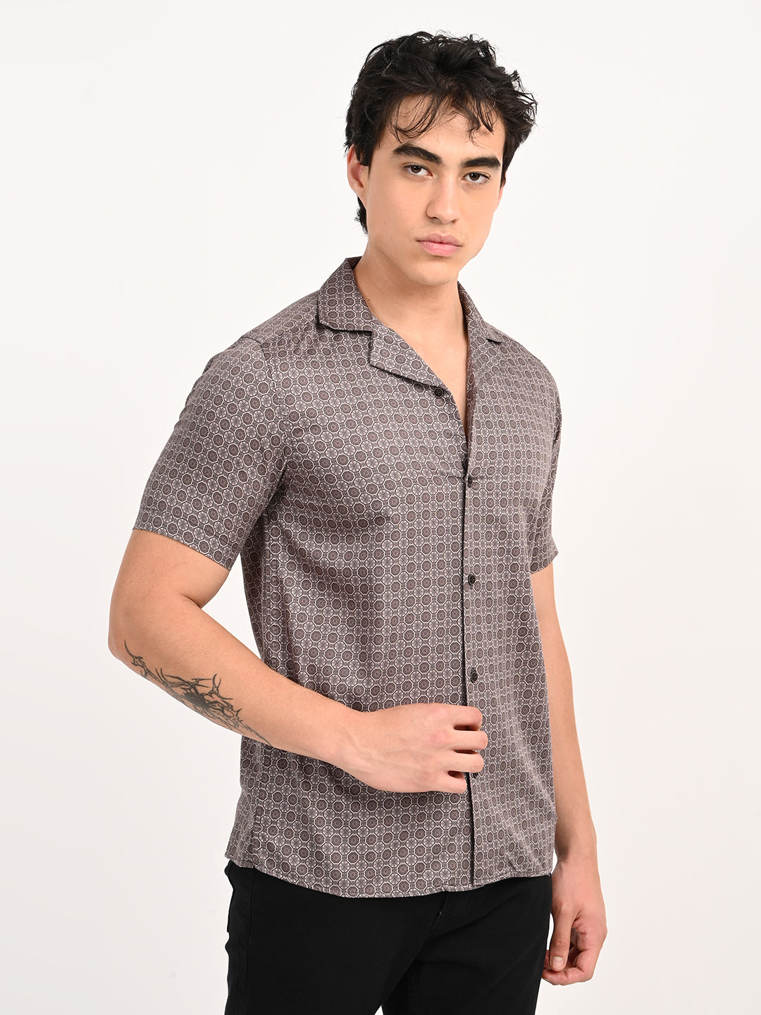 Men’s Native Bull  Structured Patterned Short-Sleeve Shirt - Brown