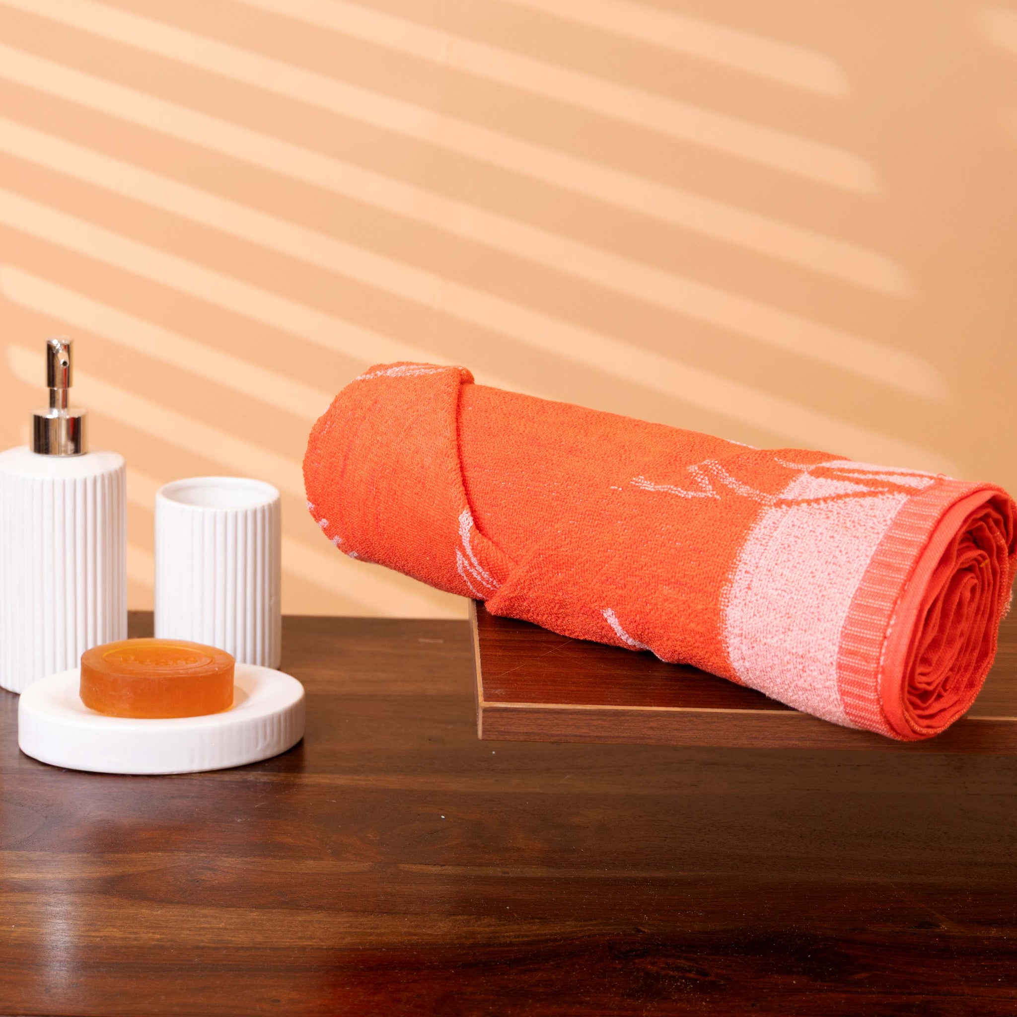 Modern Embossed Feather Pattern Bath Towel - Dark Orange