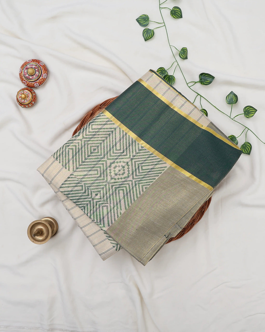 Kerala Kasavu Cotton Saree for Women | Onam Festival Wear, Family Function, Temple Visit | Jeyachandran