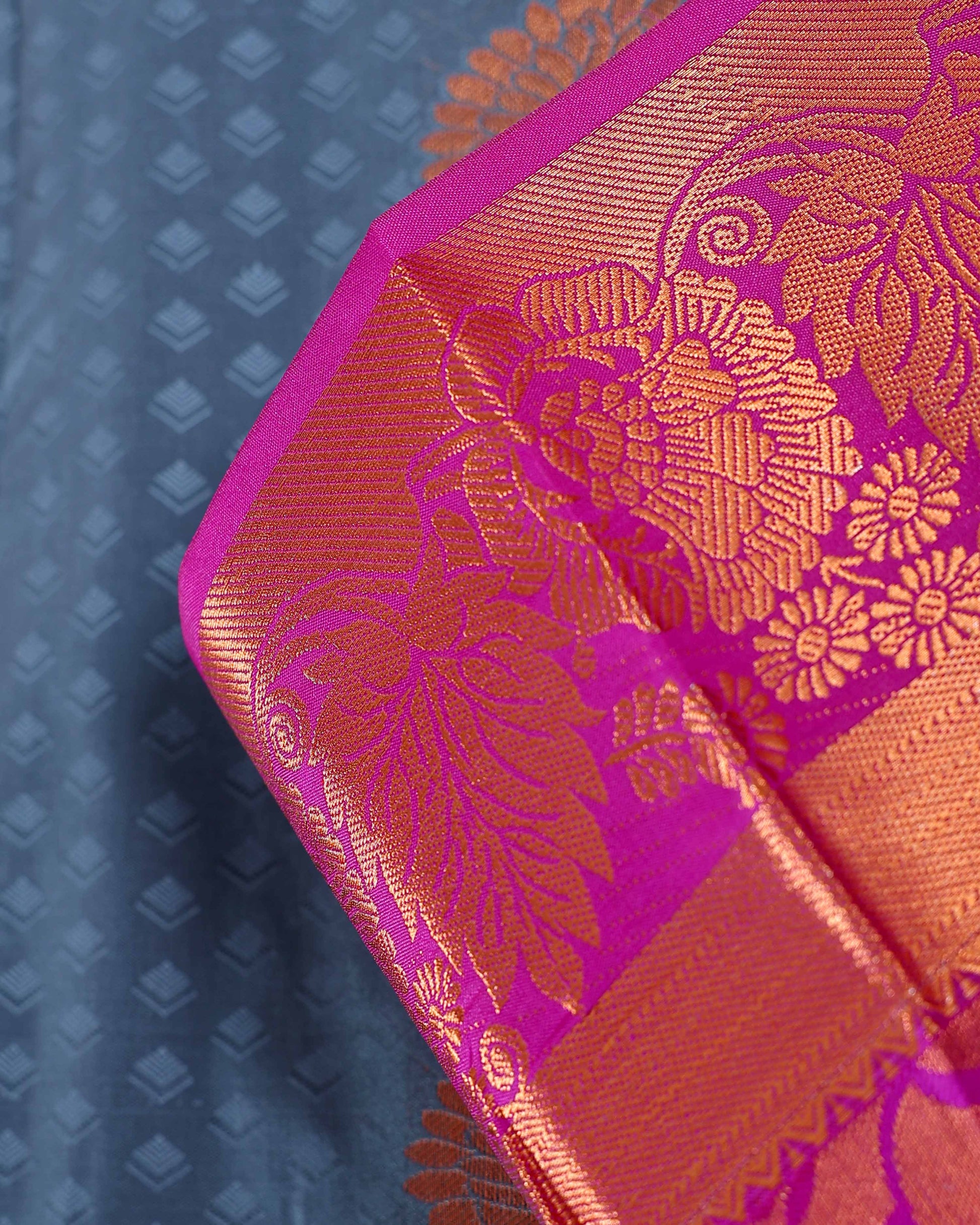 Offer_Silk_Saree-pallu-grey