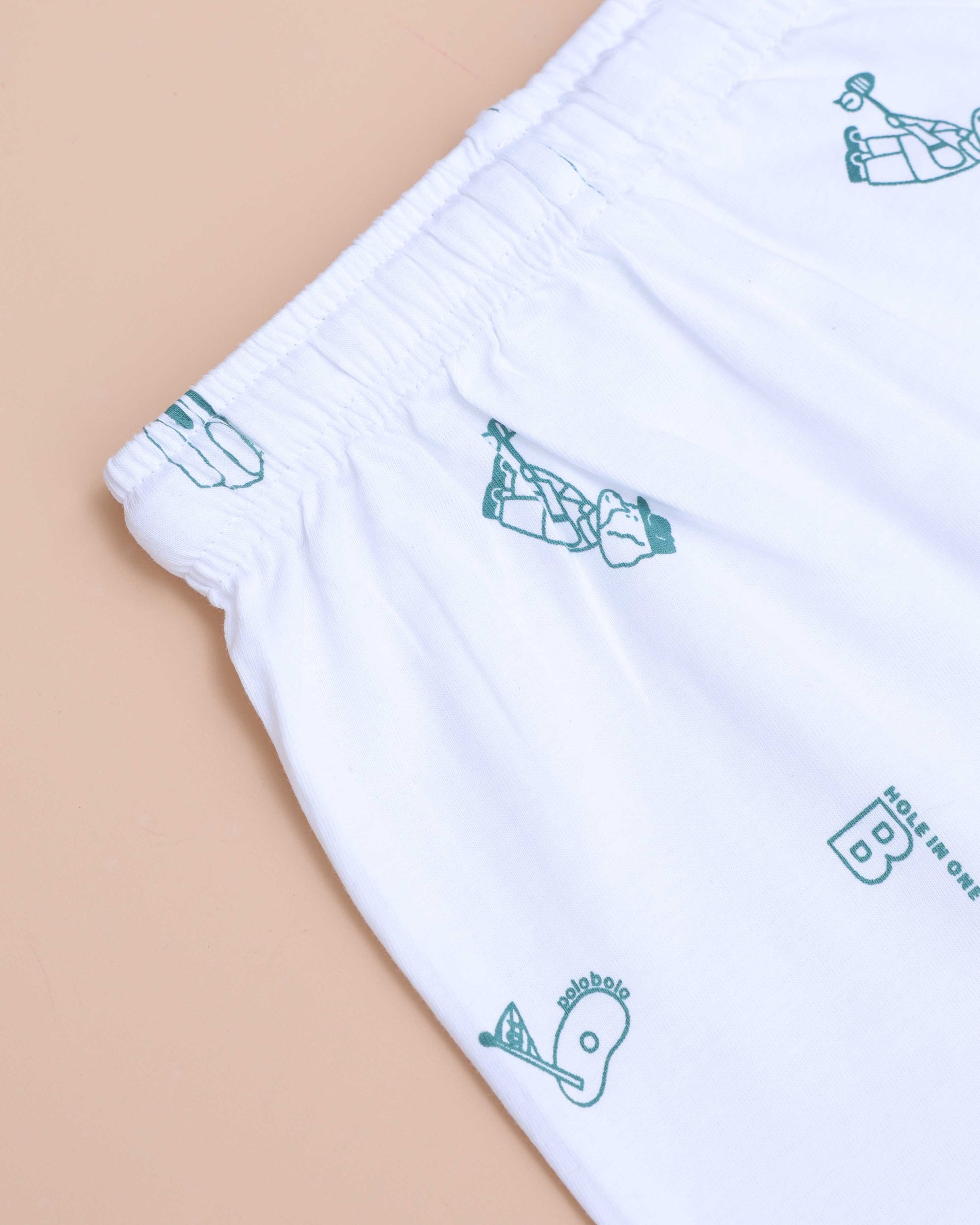 SHORTS -CLOSE-WHITE