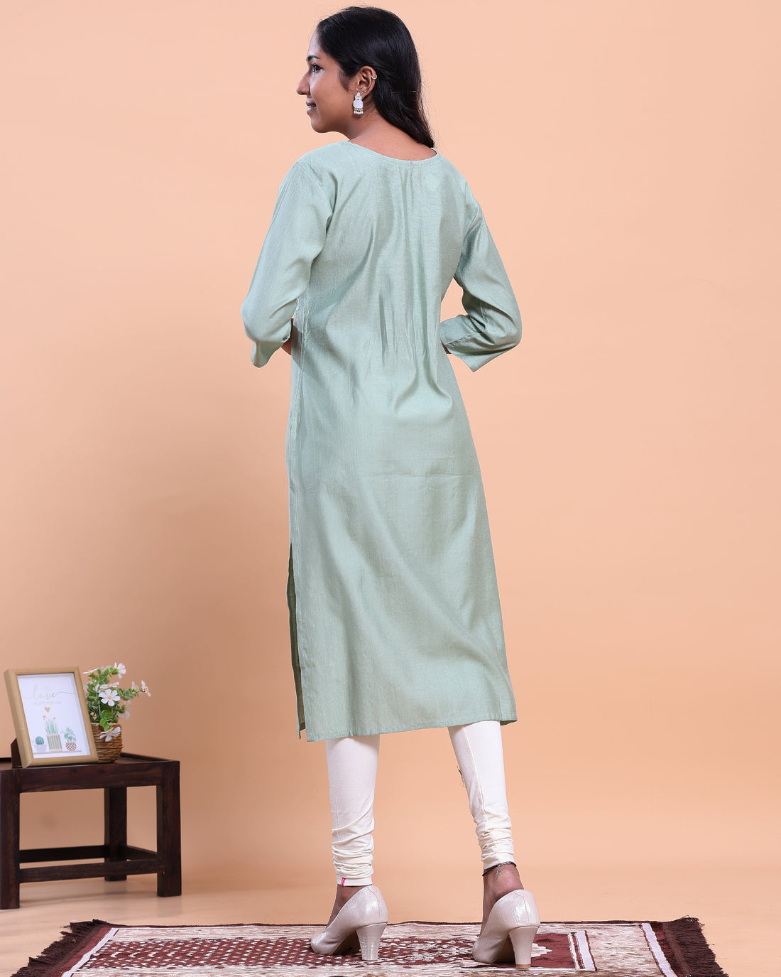 Women's Self-Design Straight Kurta with Round Neck and Thread Work - Light Green