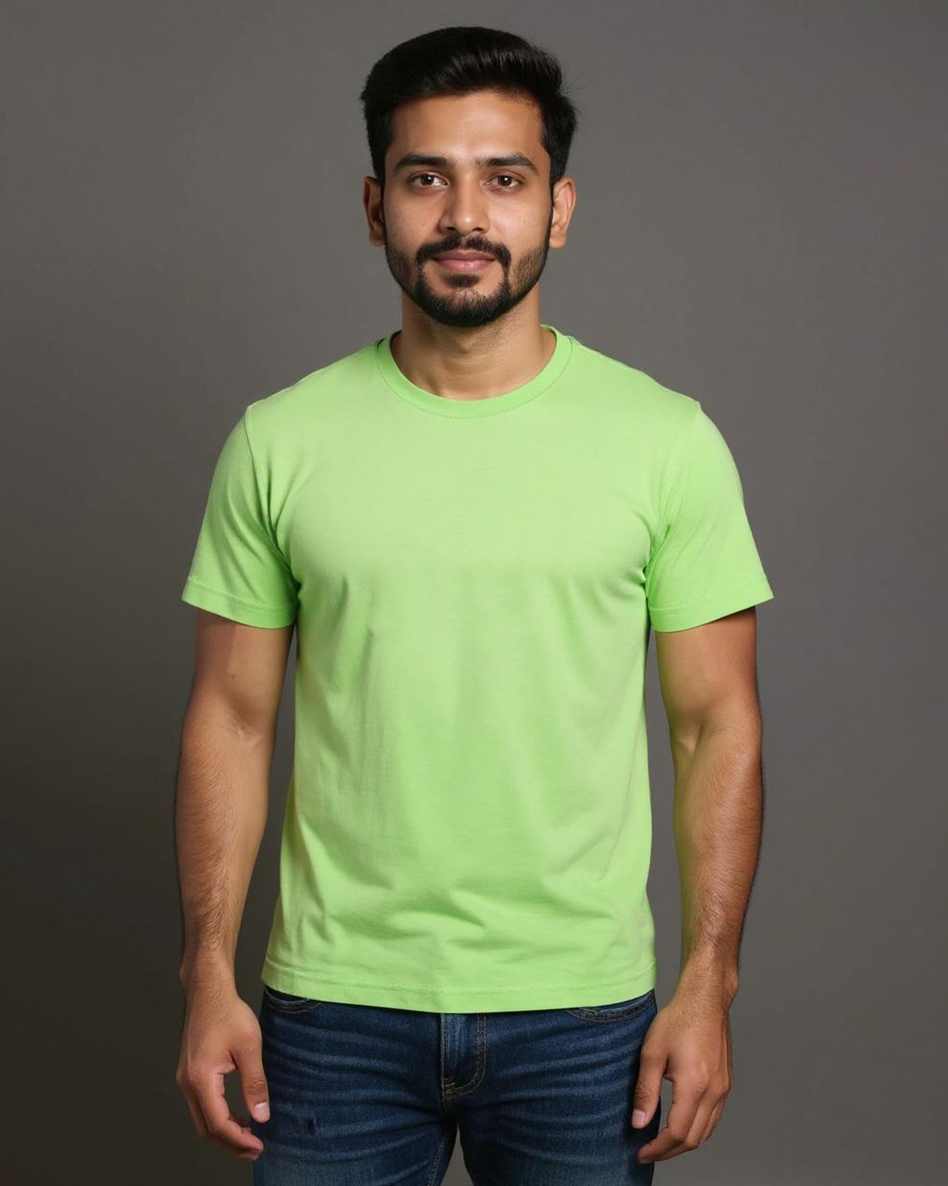 Short Sleeve Crew Neck T-Shirt with Small Embroidered Logo Pista Green Front View
