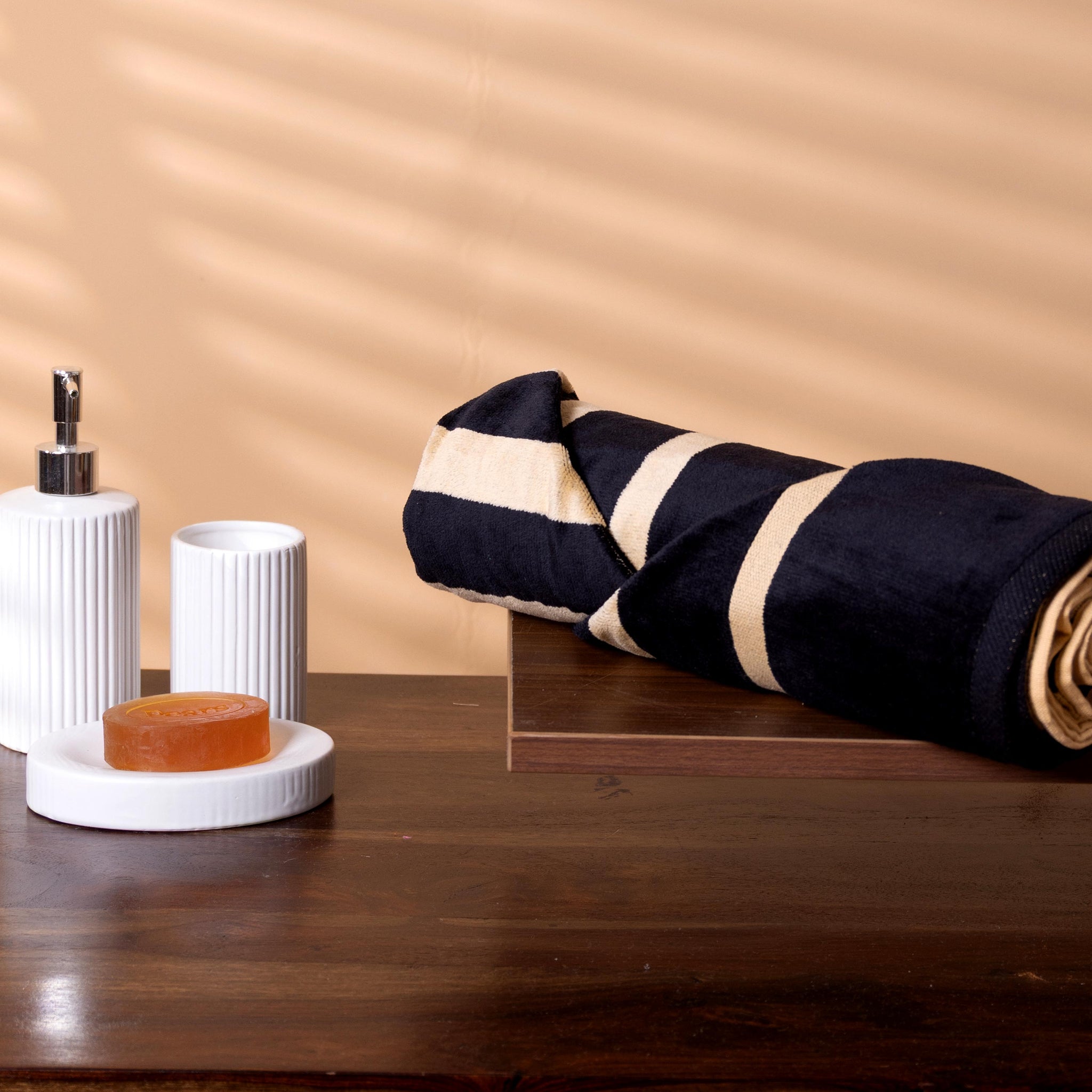 Soft Geometric Woven Area Rug with Horizontal Stripe Pattern Towel - Cream