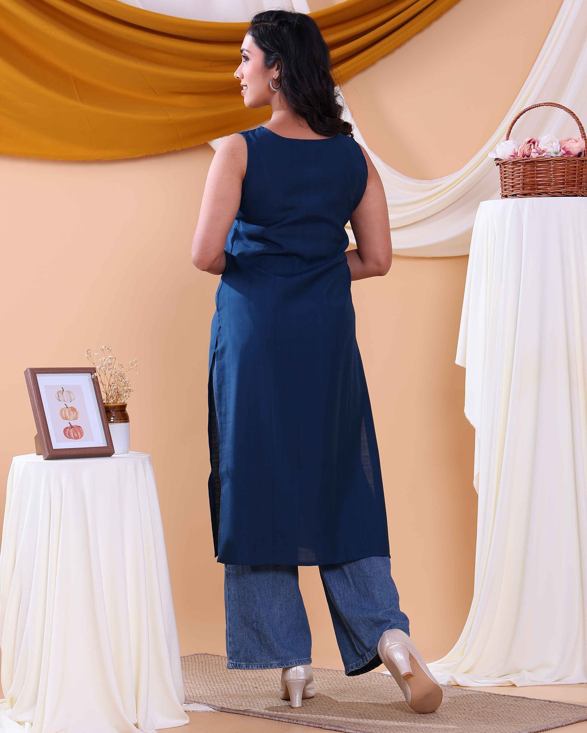 Stylish Printed Women’s Sleeveless Straight Kurta with Round Neck - Navy Blue-Close