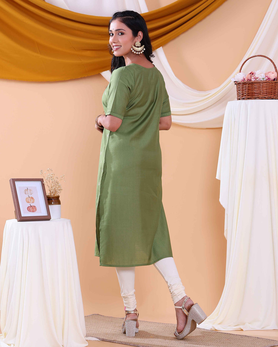 Stylish Printed Women’s Straight Kurta with Round Neck and Elbow Sleeves - Green