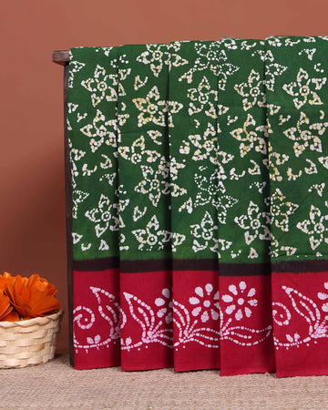 Traditional Sungudi Cotton Saree with All-Over Floral Motifs and Intricate Border - Green
