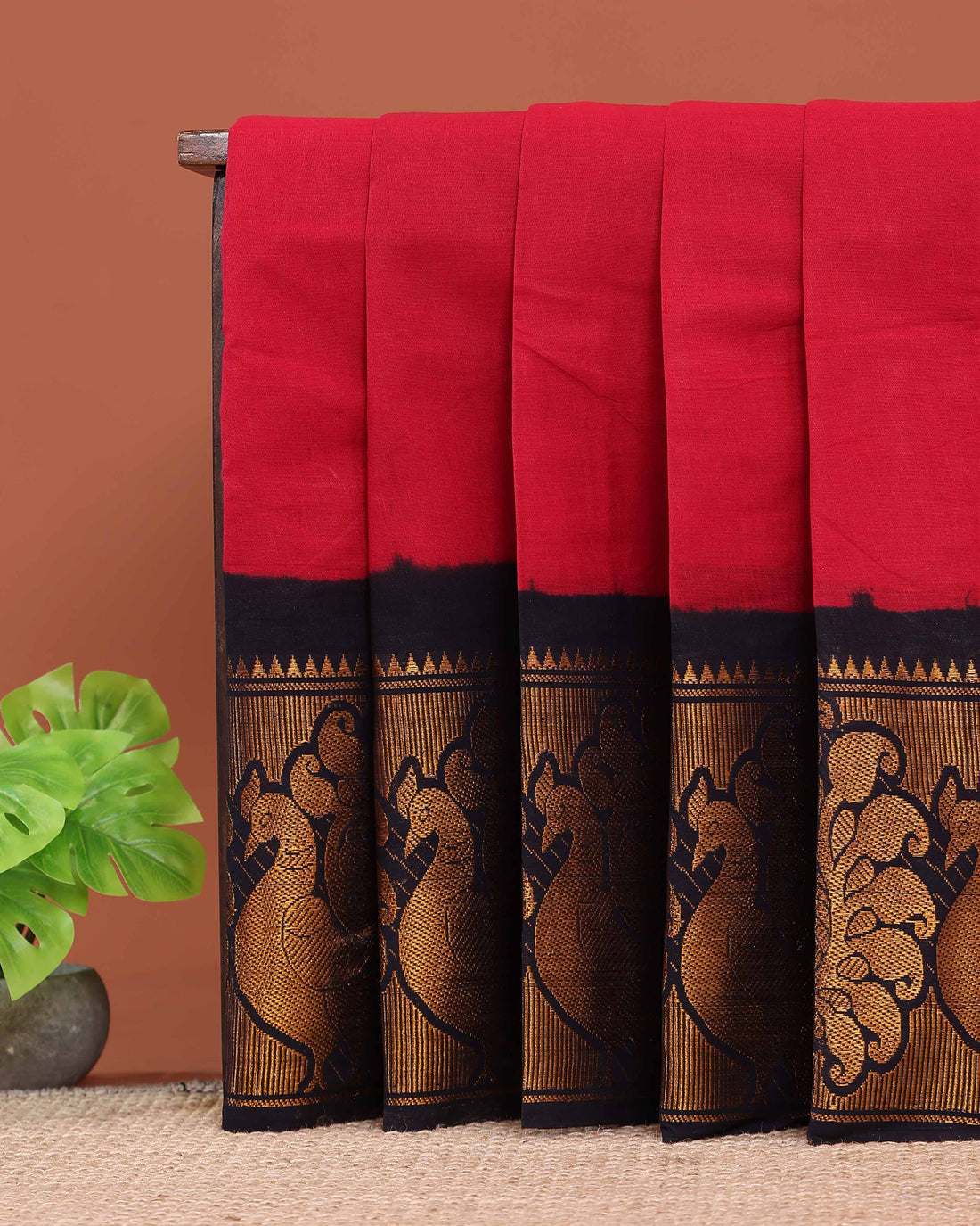Elegant Sungudi Cotton Saree with Contrast Zari Peacock Motif Border - Red