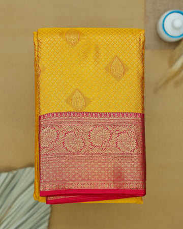 Yellow Colour Niranjana Silk Saree