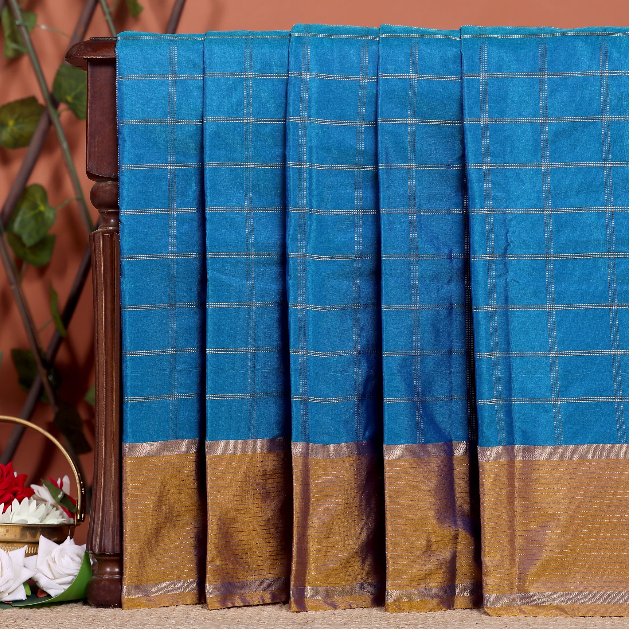 Traditional Checked Soft Silk Saree with Zari Woven Pallur - Blue