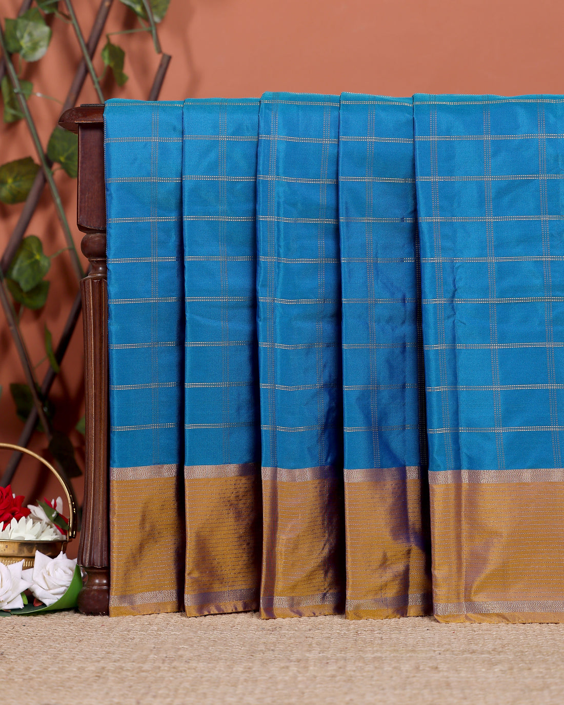 Traditional Checked Soft Silk Saree with Zari Woven Pallur - Blue