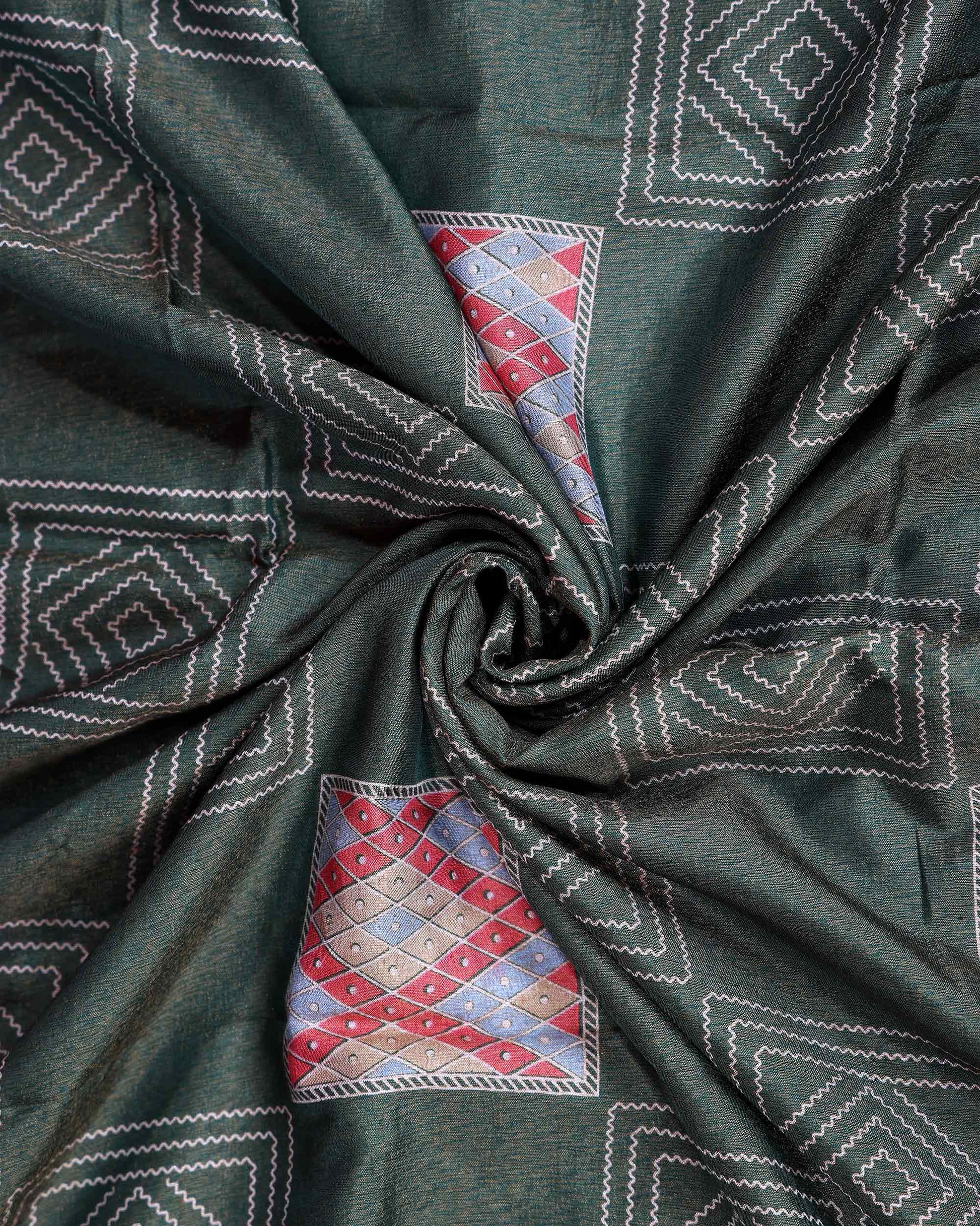 Traditional Dola Silk Saree with Geometric Diamond Buta Weaving and Ornate Zari Border - Green-Close Up