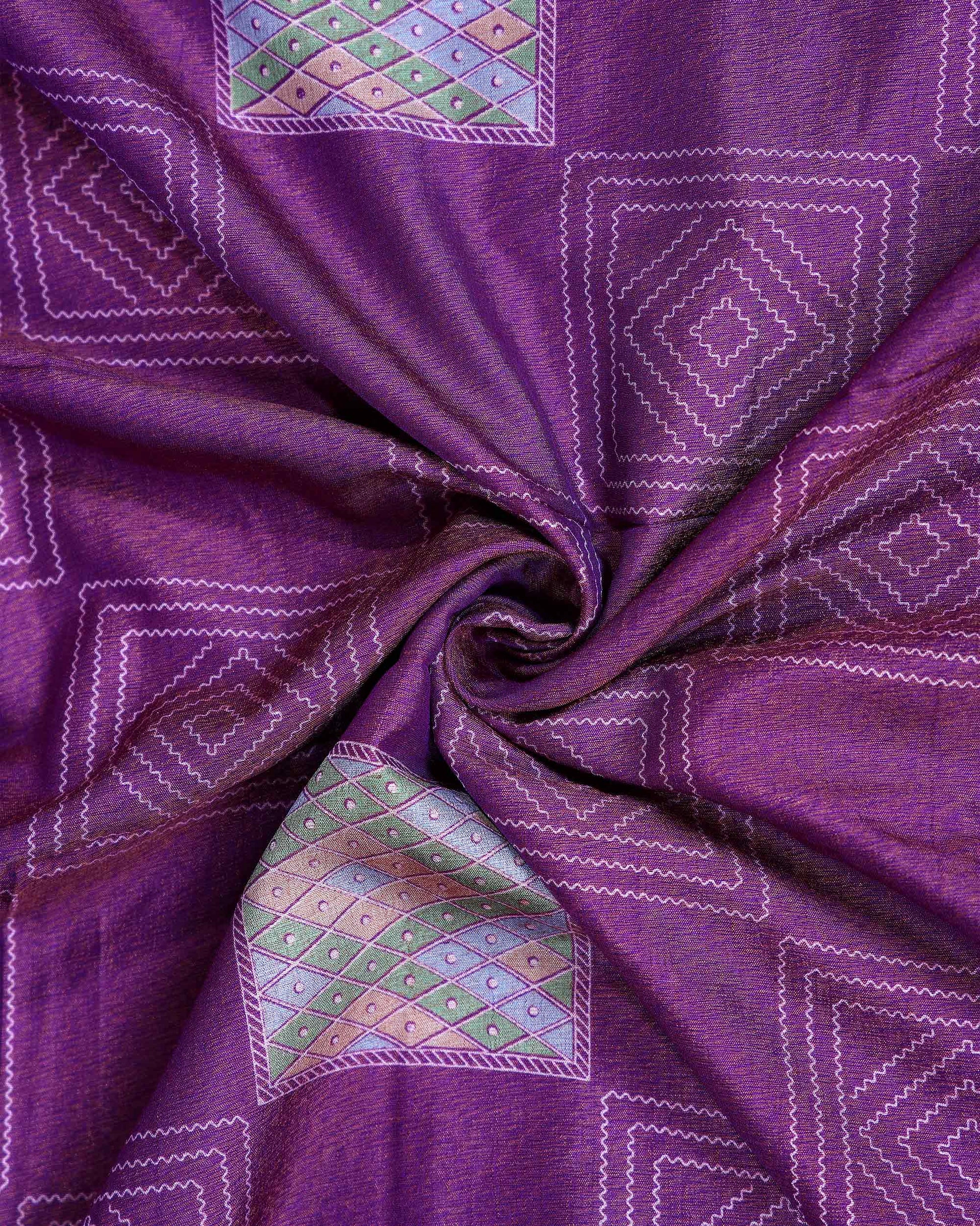 Traditional Dola Silk Saree with Geometric Diamond Buta Weaving and Ornate Zari Border - Purple-Close Up