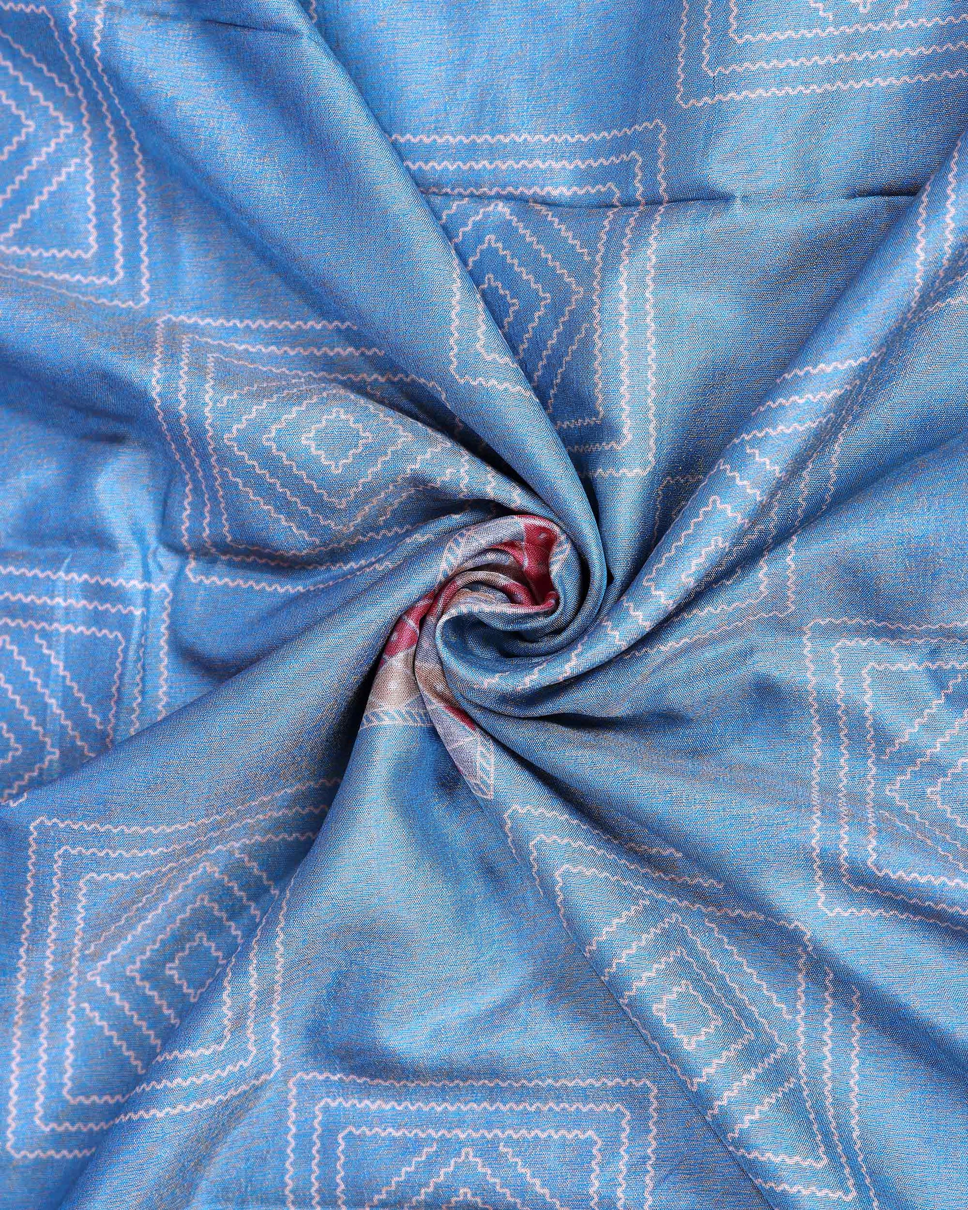 Traditional Dola Silk Saree with Geometric Diamond Motifs and Intricate Woven Border - Light Blue-Close Up
