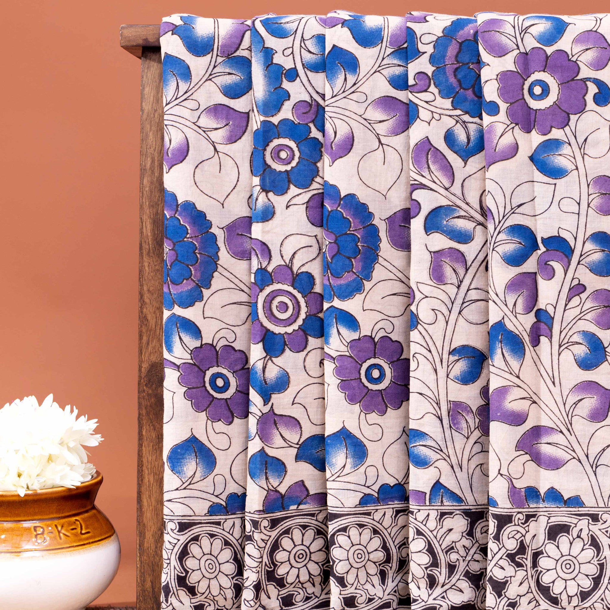 Traditional Hand-Painted Kalamkari Cotton Saree with Floral Motifs and Intricate Border - Cream