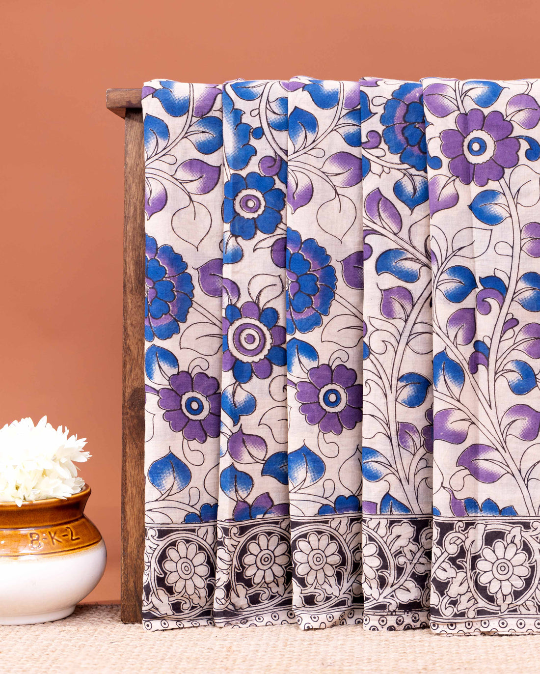 Traditional Hand-Painted Kalamkari Cotton Saree with Floral Motifs and Intricate Border - Cream