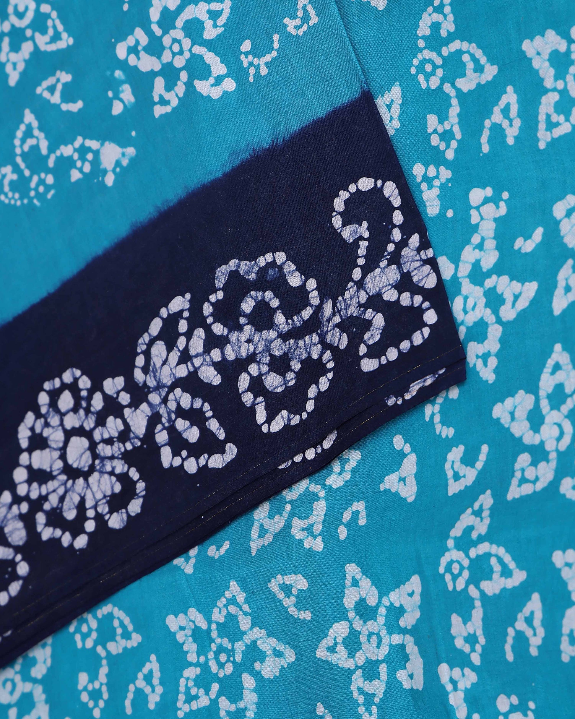 Traditional Hand Block Printed Sungudi Cotton Saree with Intricate Floral Motifs - Sky Blue