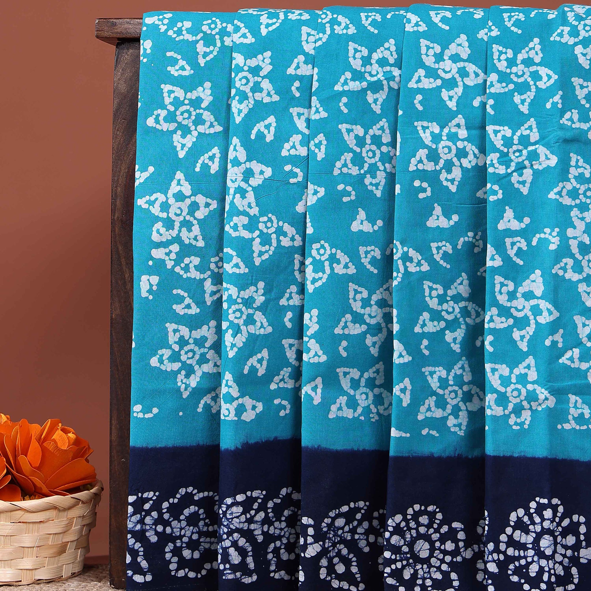 Traditional Hand Block Printed Sungudi Cotton Saree with Intricate Floral Motifs - Sky Blue