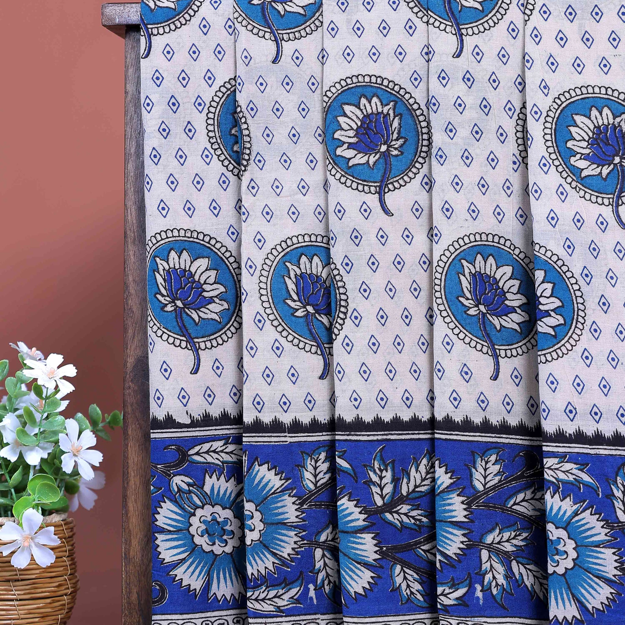 Traditional Handloom Cotton Kalamkari Saree Intricate Floral and Geometric Patterns - Off White