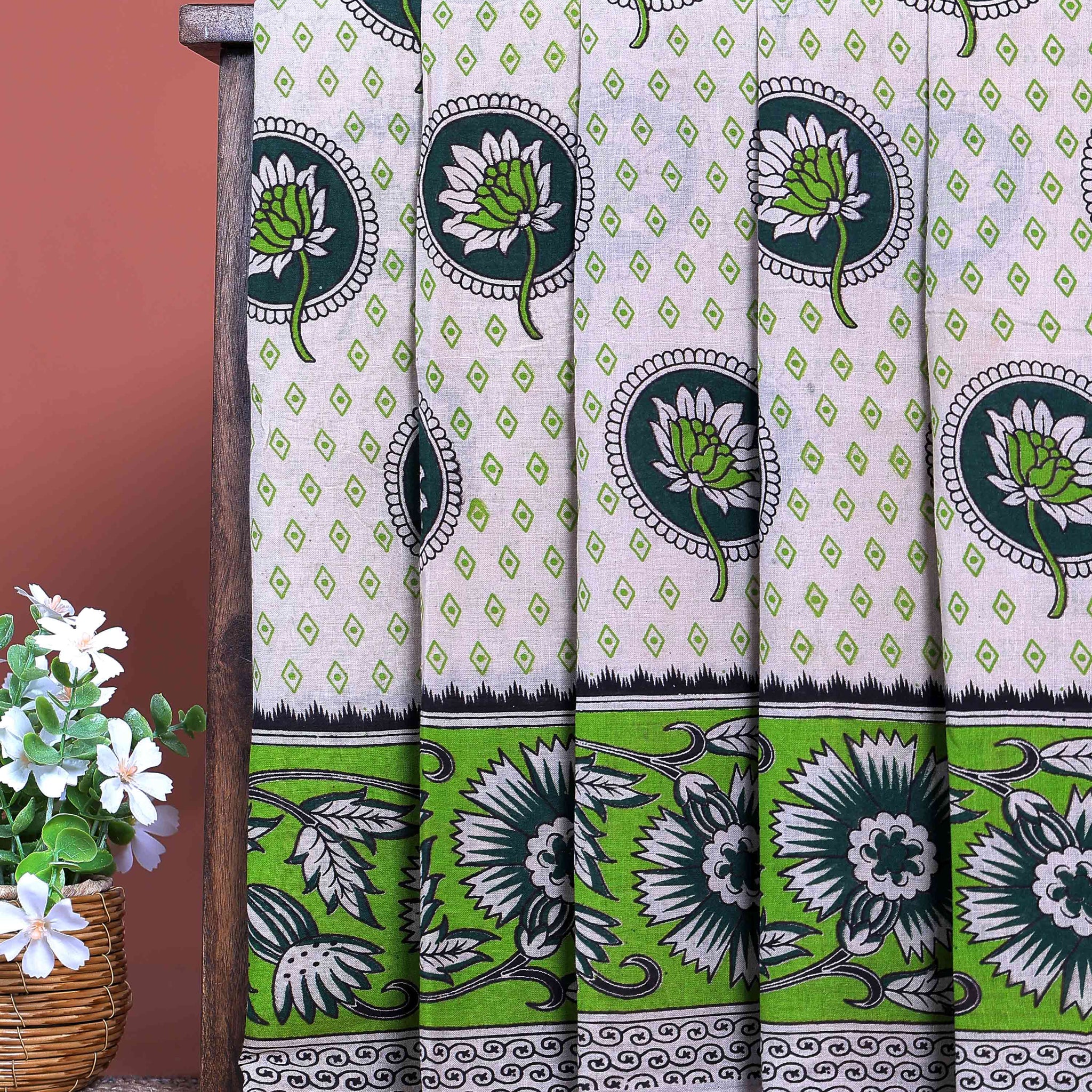 Traditional Handloom Cotton Kalamkari Saree Intricate Floral and Geometric Patterns - Off White -one