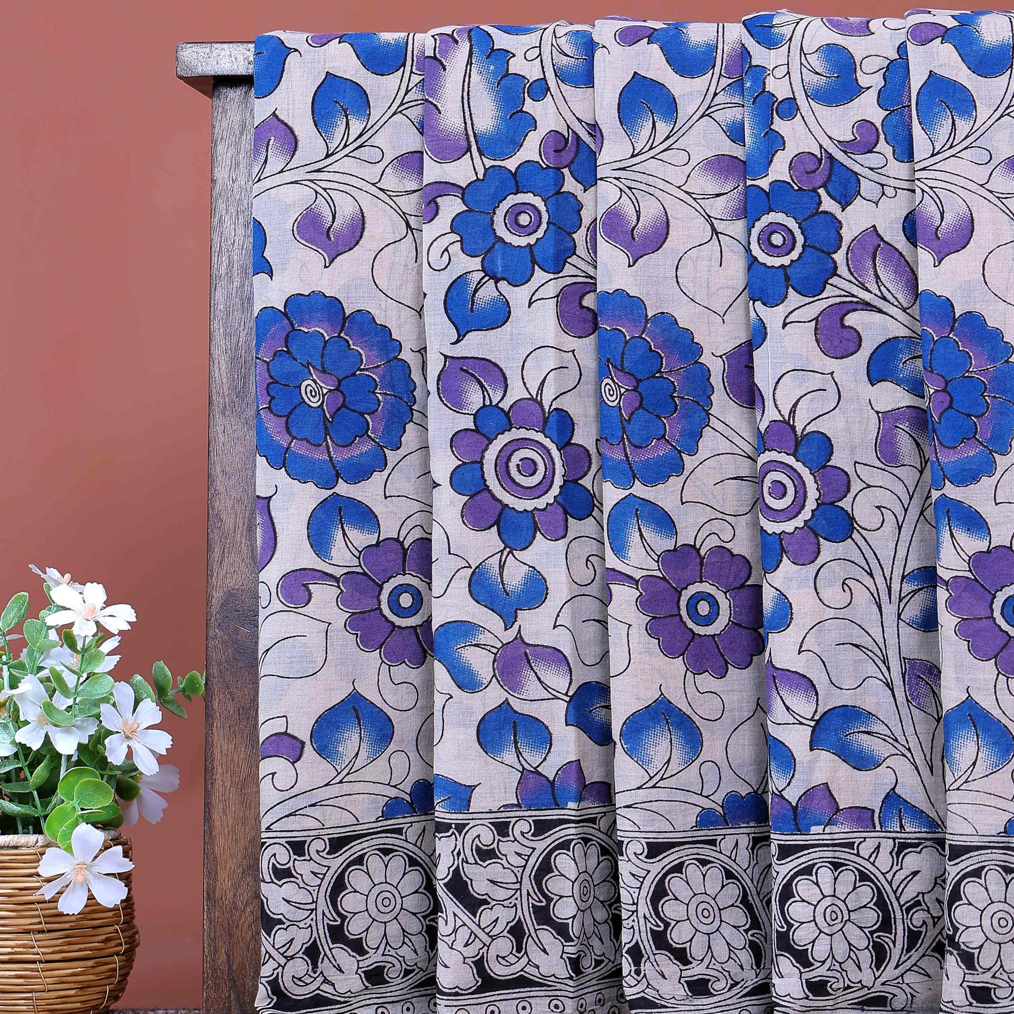 Traditional Handloom Kalamkari Cotton Saree with Floral Motifs - Off White